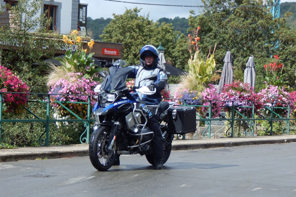 Motorrijbewijspoint Baarn examengarantie AVB en AVD